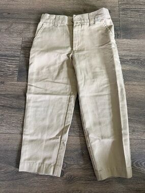 Size 5 kids Classic Straight Fit Khaki Pants